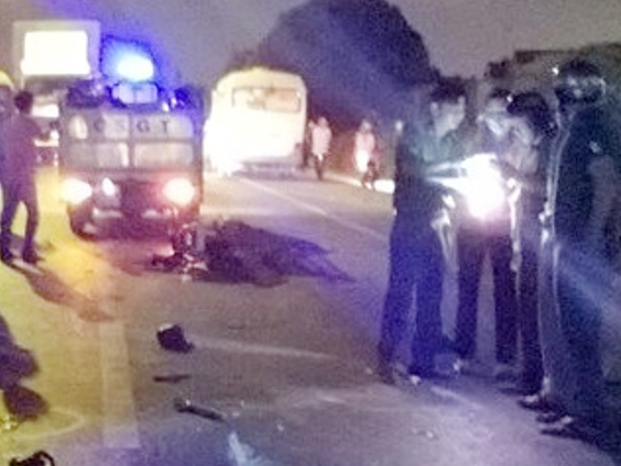 Tong truc dien xe khach, 3 thanh nien nam nu thiet mang hinh anh