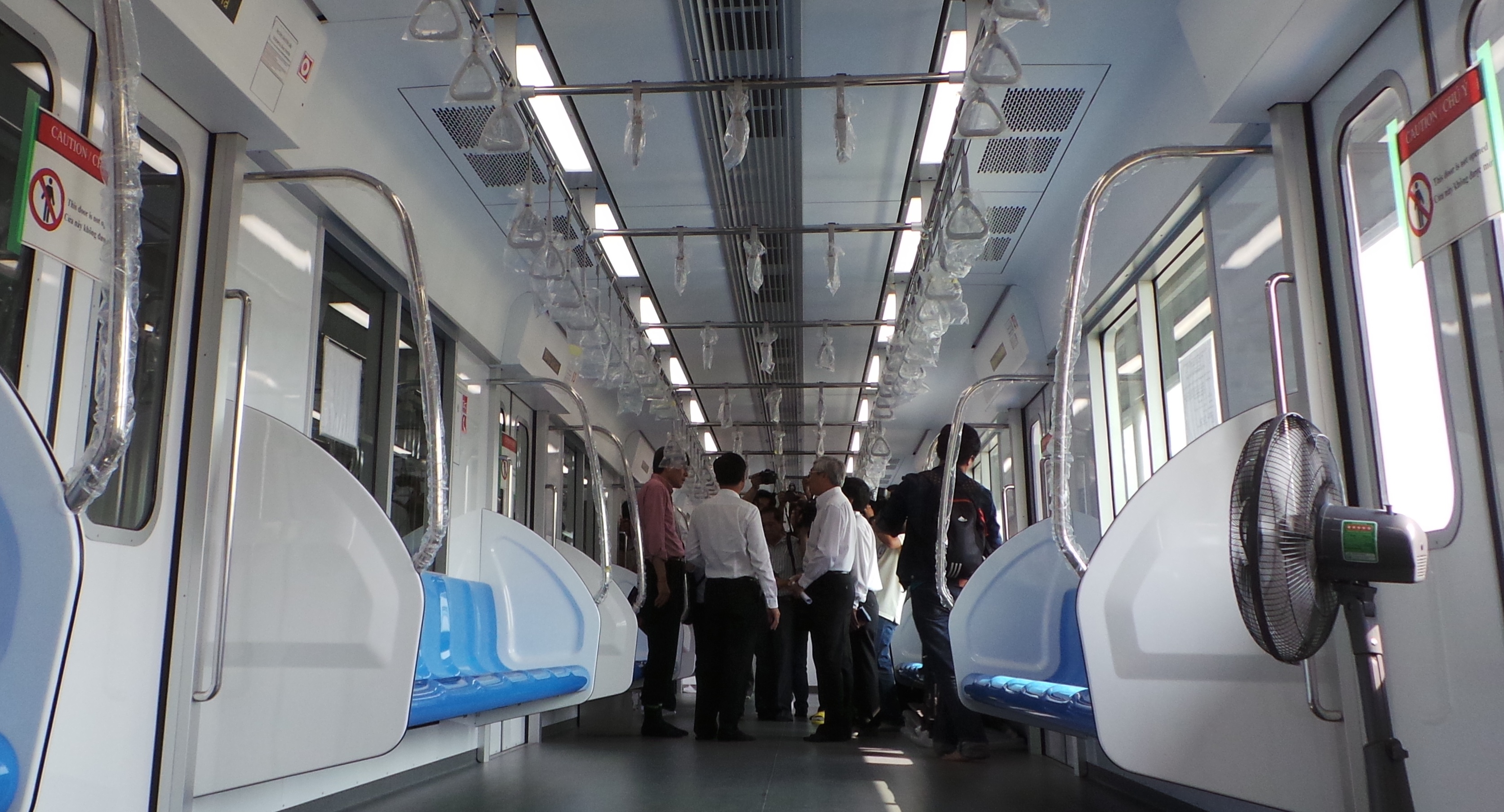 Danh nhau, moc tui tren metro duoc xu ly the nao? hinh anh