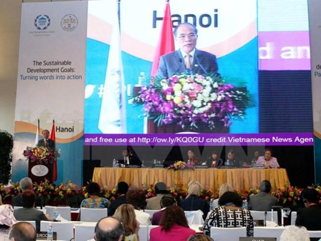 Chủ tịch Quốc hội Nguyễn Sinh Hùng phát biểu tại Hội nghị nhóm nữ nghị sỹ lần thứ 21 ngày 28/3.