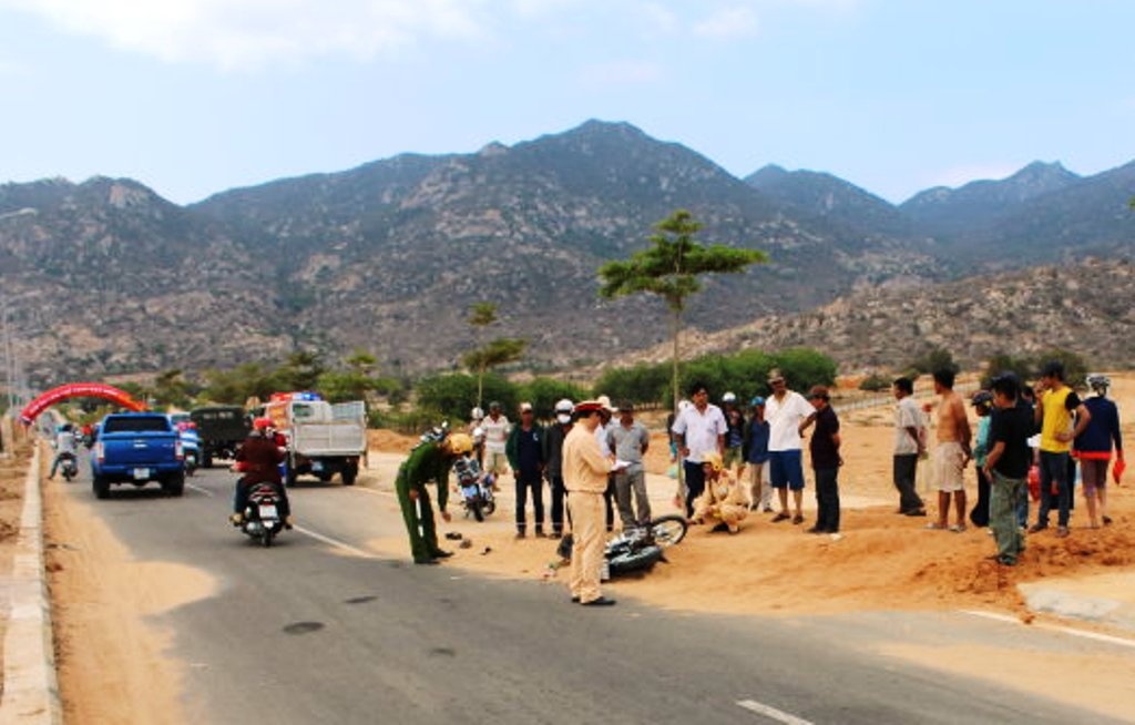 Xe BTC dua dia hinh can trong thuong mot phu nu hinh anh