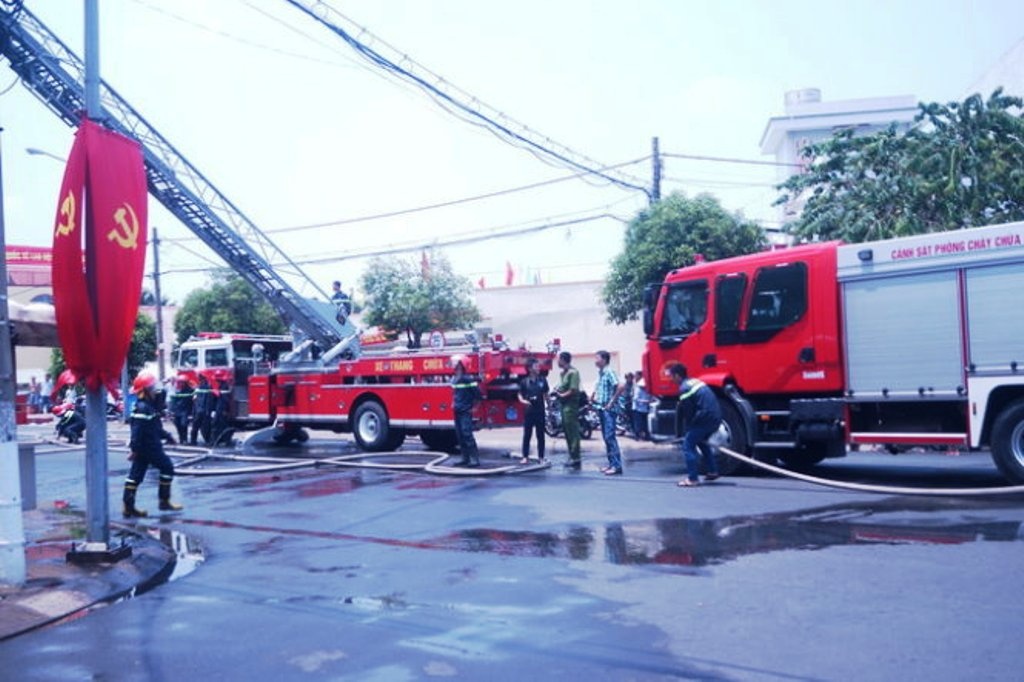 Lực lượng PCCC tại hiện trường.