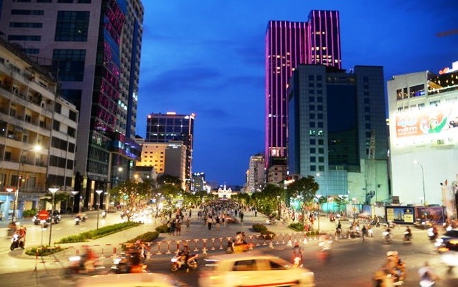 'Khong loai tru co dua xe o pho di bo Nguyen Hue' hinh anh