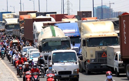 Cua ngo Sai Gon ket xe hon nua ngay van chua thong hinh anh