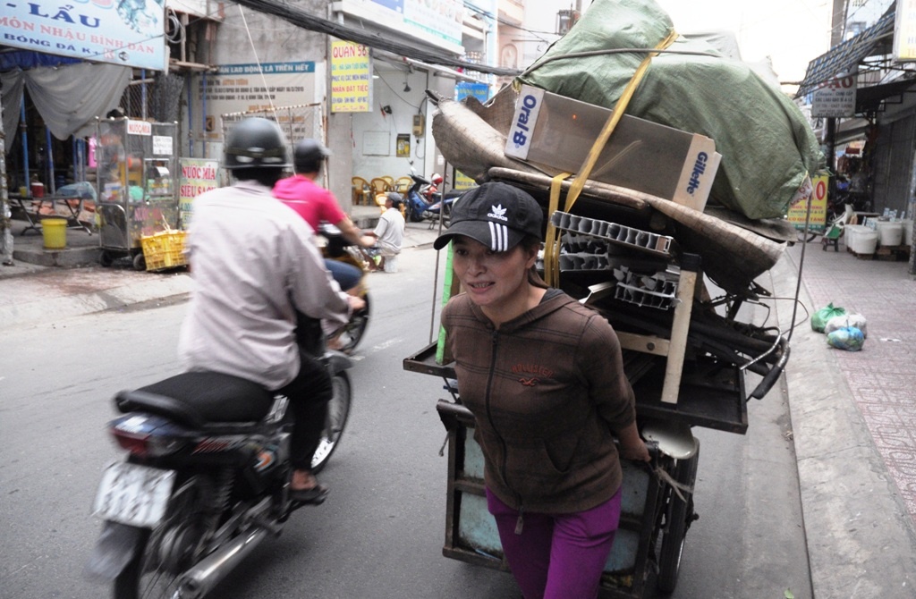 Chị Huỳnh Thị Ánh Hồng, người phụ nữ mua ve chai nhặt được hơn 5 triệu yen Nhật.