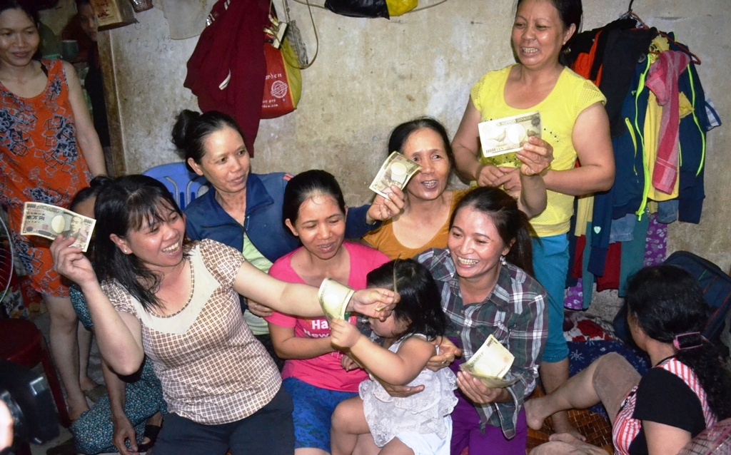 Niem vui lan toa xom tro chi ve chai trieu phu hinh anh