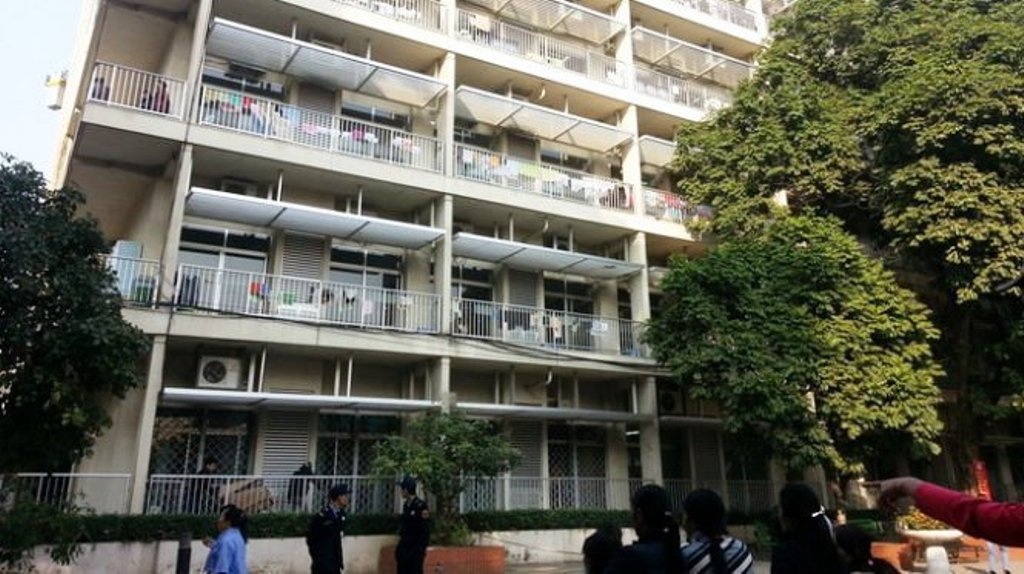 Benh nhan nhay lau tu tu tai Benh vien Bach Mai hinh anh