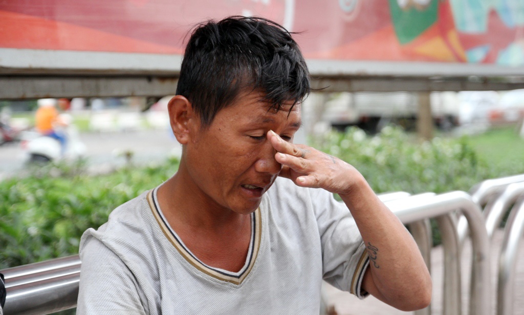 Het tien, cha cua 2 be Huyen - Thoai lai song via he hinh anh