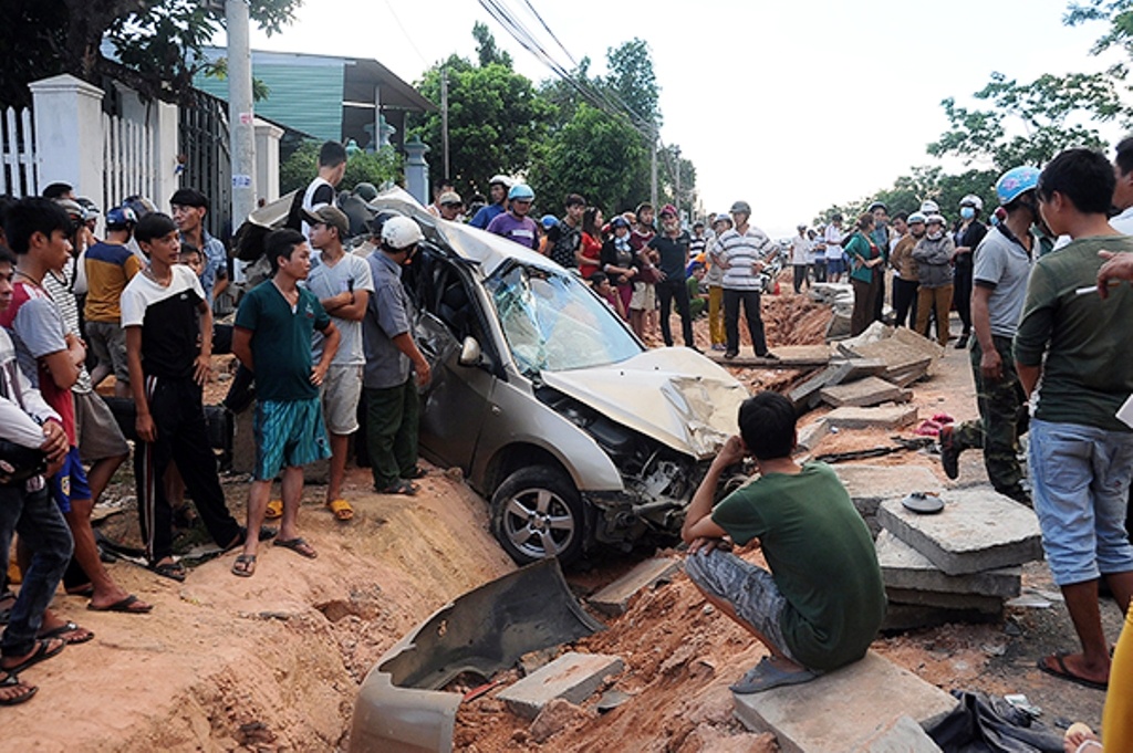 Xe hoi tong hang loat, nu sinh lop 12 chet tham hinh anh