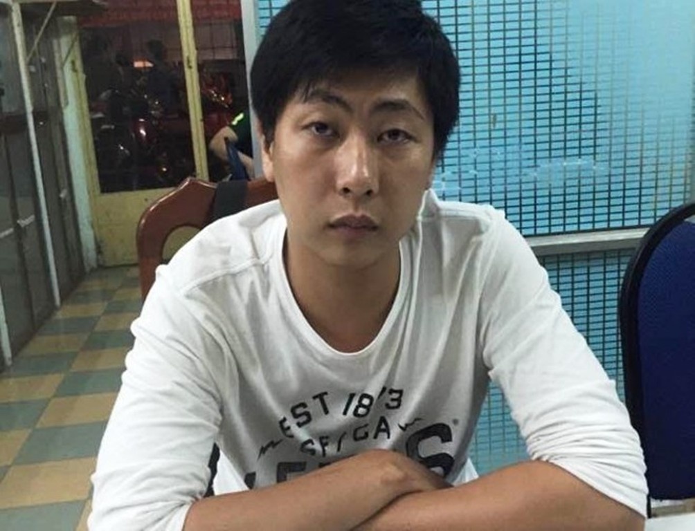 Huỳnh Vĩnh Xương (27 tuổi, ở quận 11) bị điều tra về hành vi Tổ chức đánh bạc.