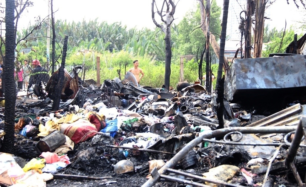 Xong vao bien lua cuu 2 cu gia 90 tuoi o Sai Gon hinh anh