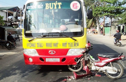 Xe buyt chay qua toc do gan 300 lan/thang hinh anh