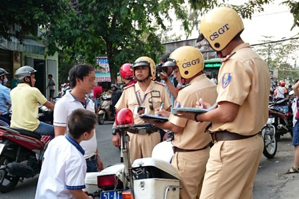 De xuat nop phat vi pham giao thong qua buu dien hinh anh