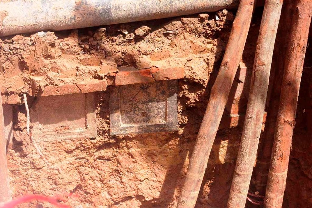 Khu vuc 'dao dau cung phat hien hai cot' tai Thu do hinh anh