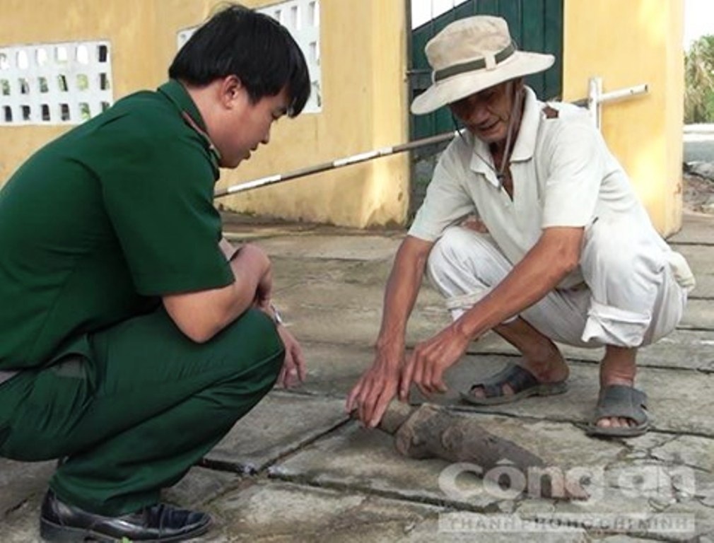 Nao vet ao phat hien vat the nghi dau dan ten lua nang 6 kg hinh anh