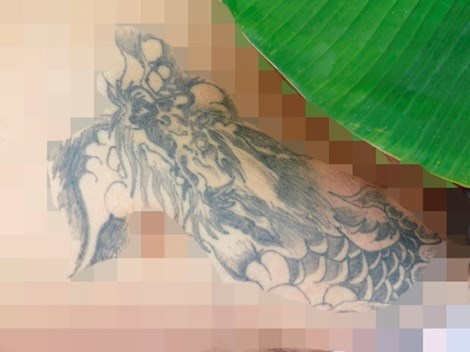 Thanh nien xam hinh rong nam chet canh ben xe hinh anh