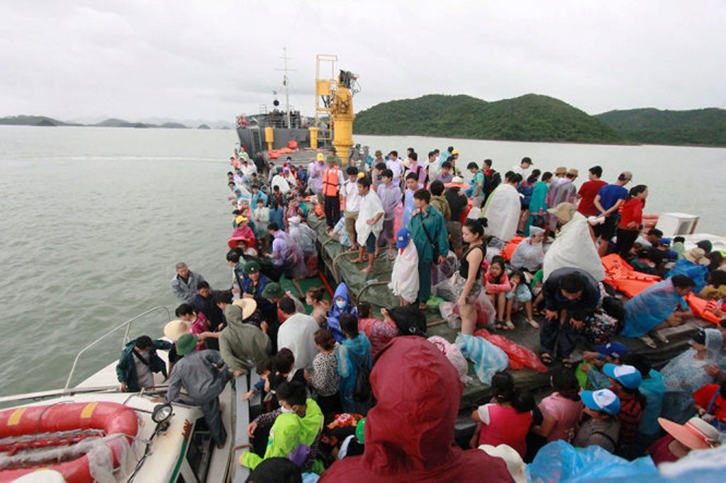 Tinh Quang Ninh gui thu xin loi du khach hinh anh