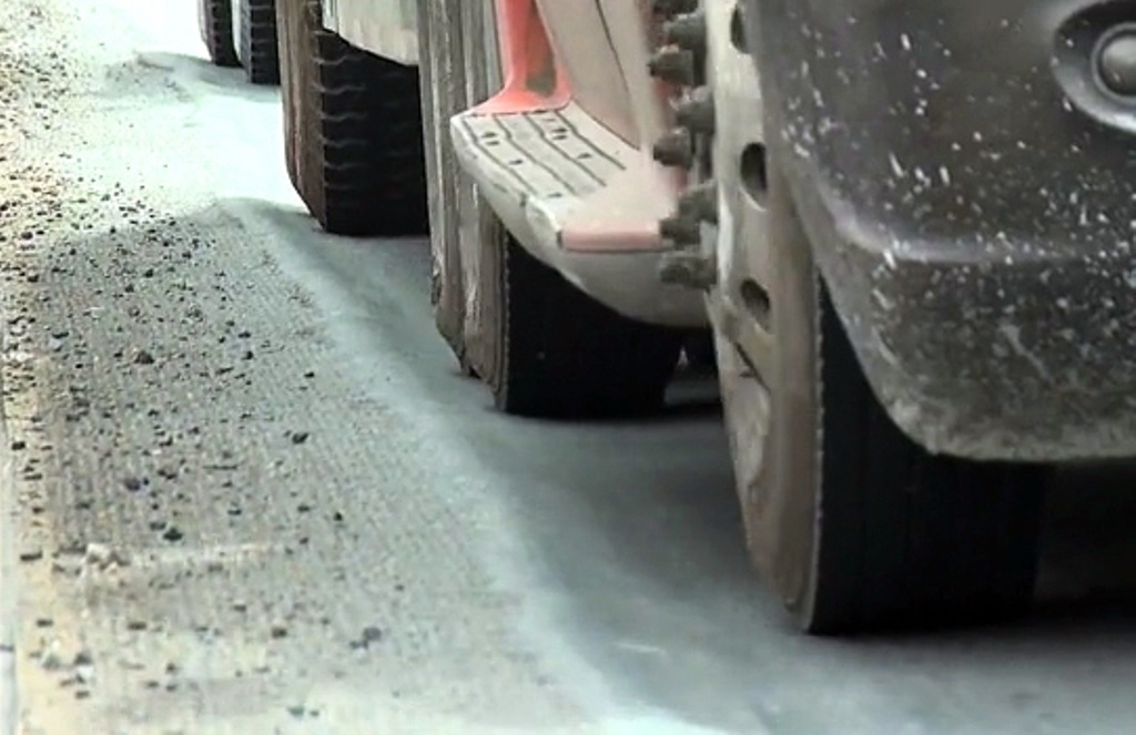 Cau vuot Thu Duc troi nhua do dau? hinh anh