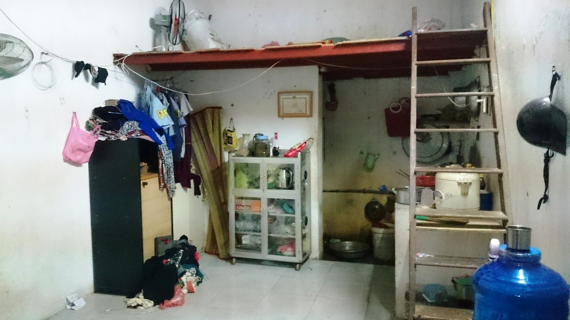 Căn phòng trọ nơi Tiến lẩn trốn sau khi cùng Dương gây vụ thảm sát Bình Phước. Ảnh: Đỗ Phương.