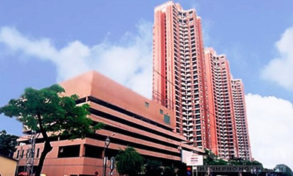 Thuan Kieu Plaza: Nhung cau chuyen nhuom mau di doan hinh anh