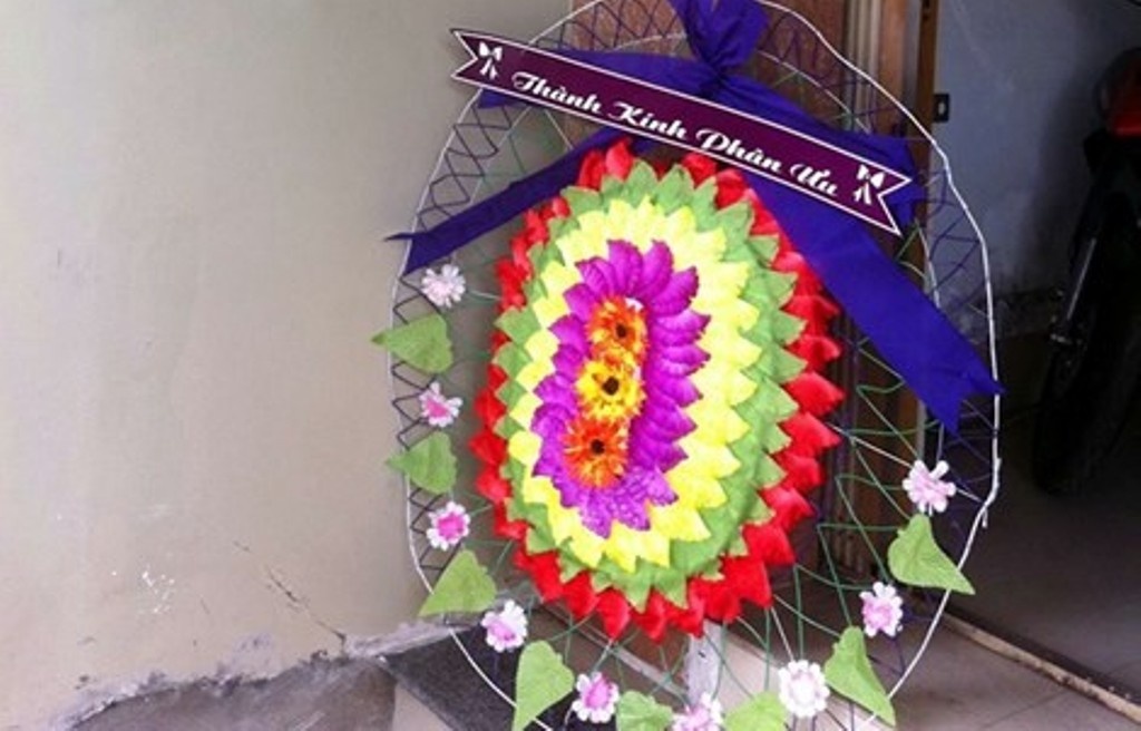 Vu lam dam tang cho nguoi song: Vo to chong ngoai tinh hinh anh