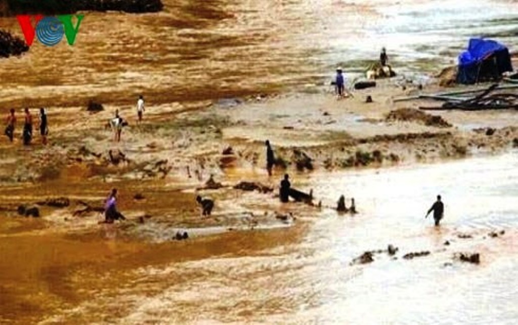 Mưa lũ khiến 2 người thiệt mạng.