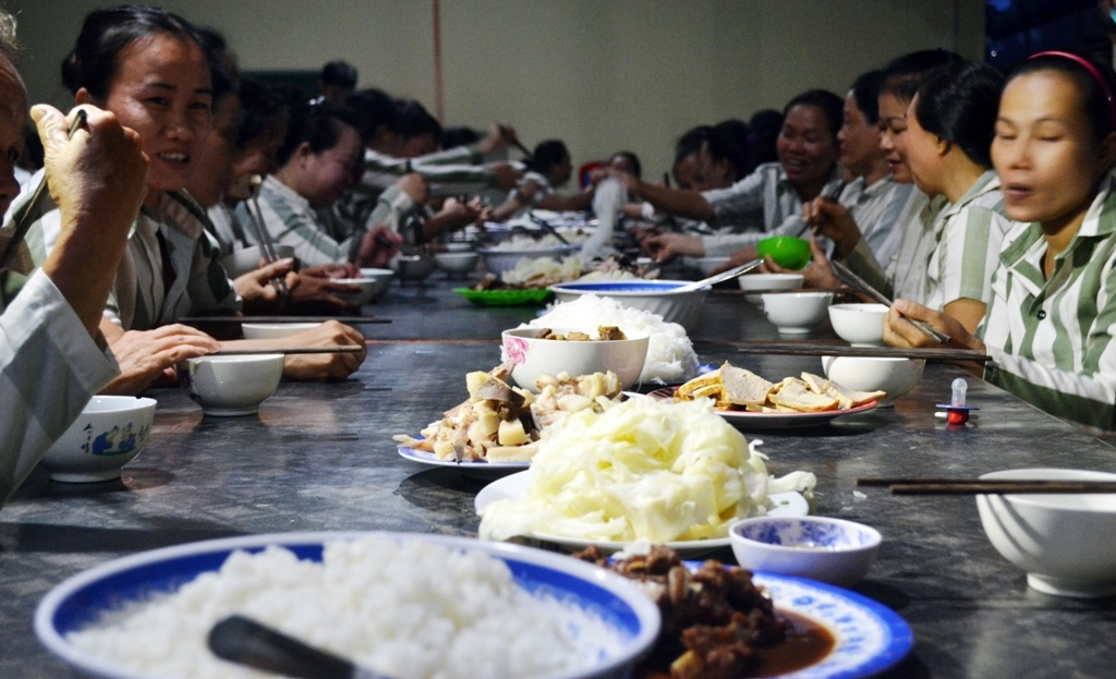 Bua com chia tay trai cua nhung nguoi tung lam lo hinh anh