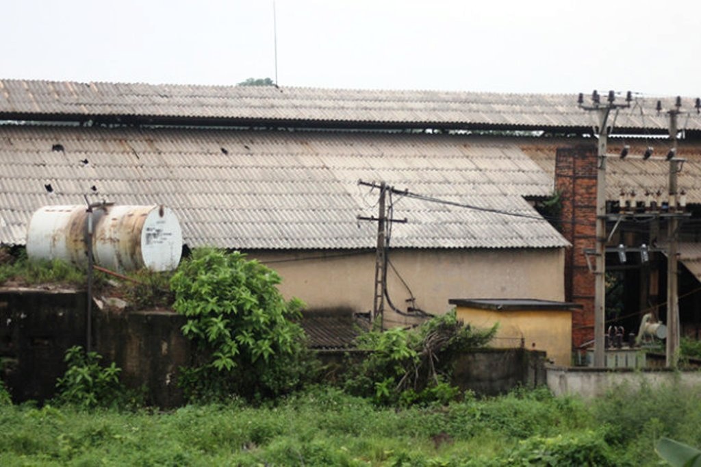 ​No lo luyen gang, bon cong nhan bi bong hinh anh