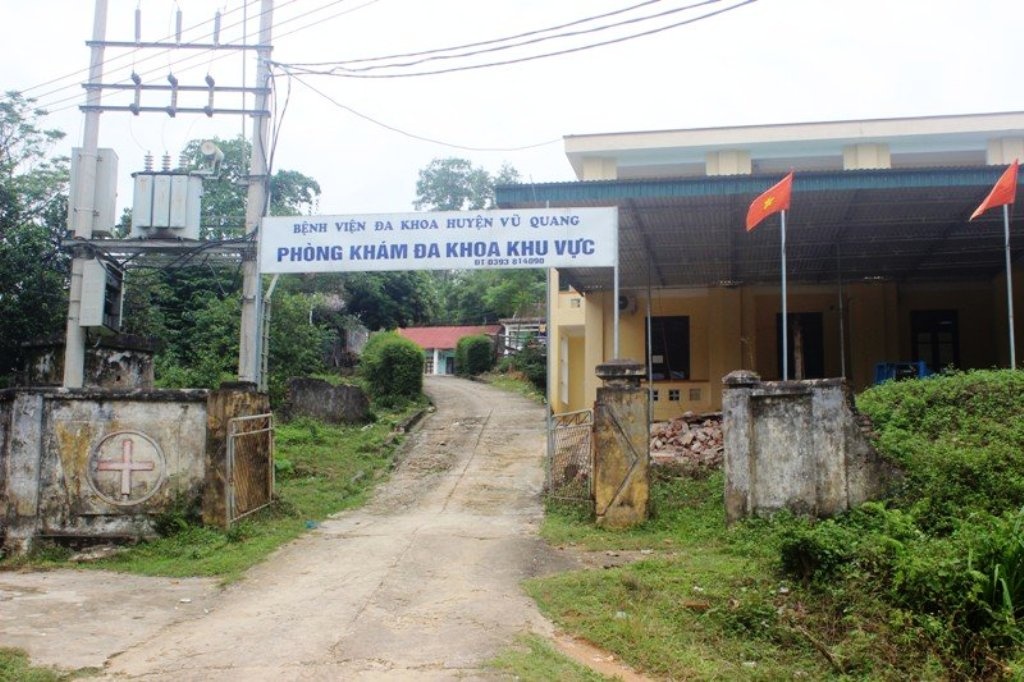 Hai bac si danh nhau nao loan: Mau thuan tot cung hinh anh