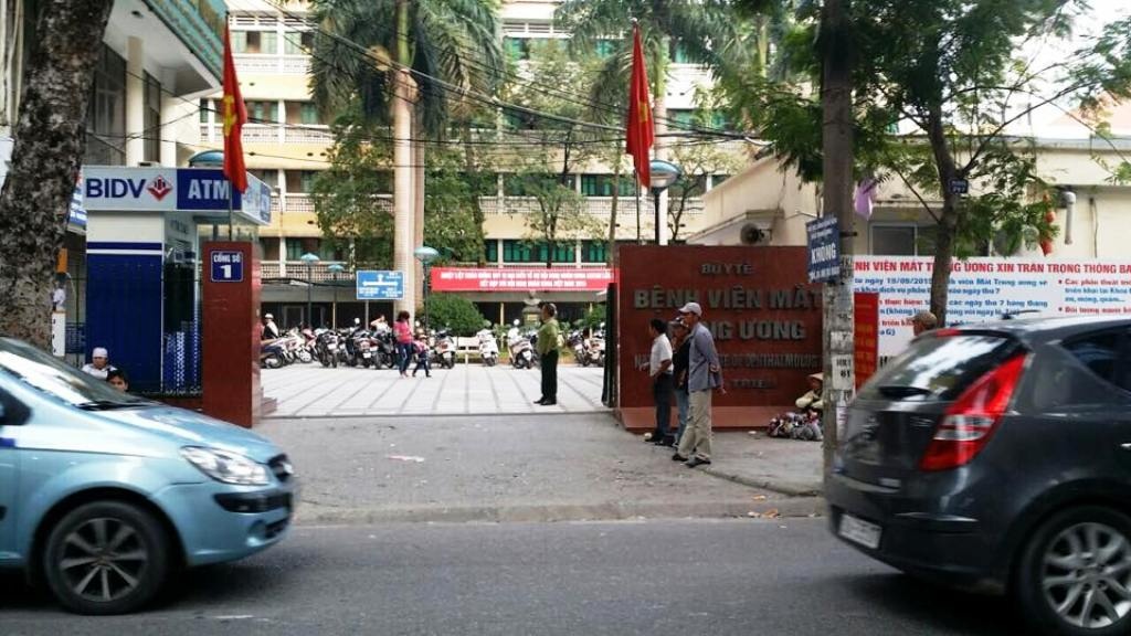 Can lam ro nhung tieu cuc tai benh vien mat hinh anh