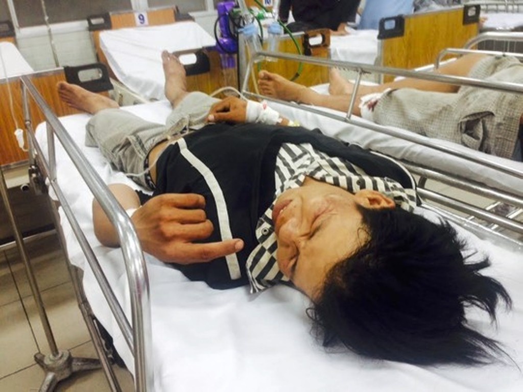 'Dap da' xong, thanh nien phi than tu cau vuot xuong dat hinh anh