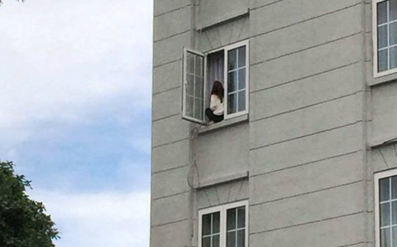 Giai cuu co gai doa nhay lau o Phu My Hung hinh anh