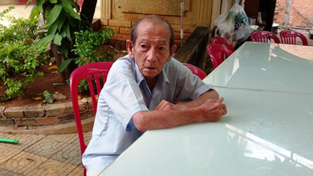 Cham tay co vat trieu do, lao ngu 10 nam doi tien thuong hinh anh