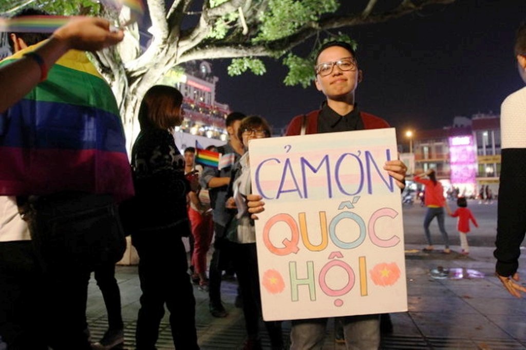 Nam chuyen gioi co duoc mien nghia vu quan su? hinh anh