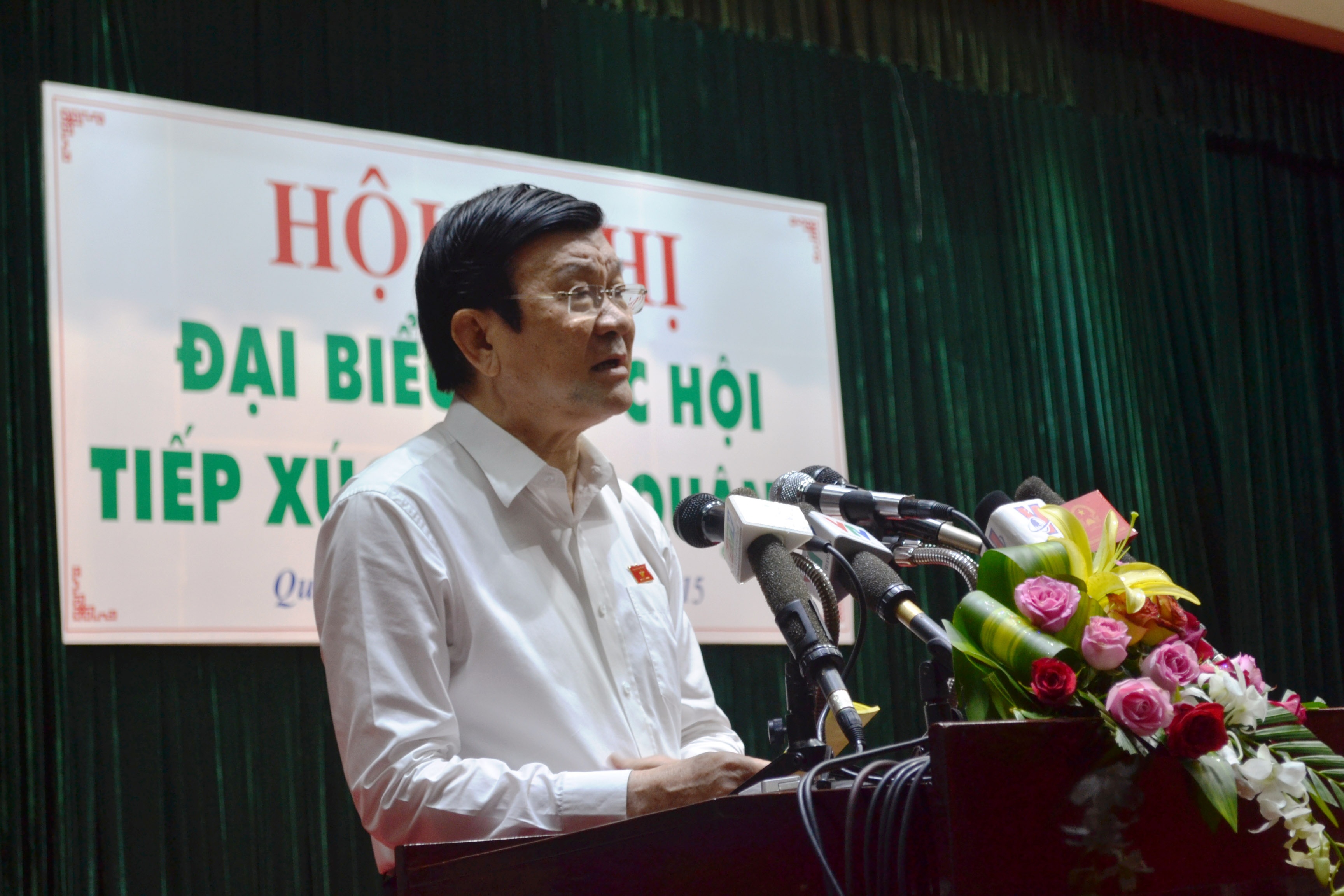 'Mua sam cong khong can thiet, phai phanh lai ngay' hinh anh