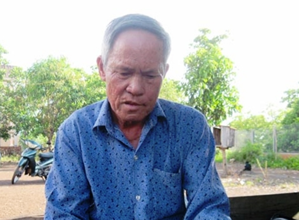 Ong lao khac tinh cua ran doc va viec lam thien giup doi hinh anh