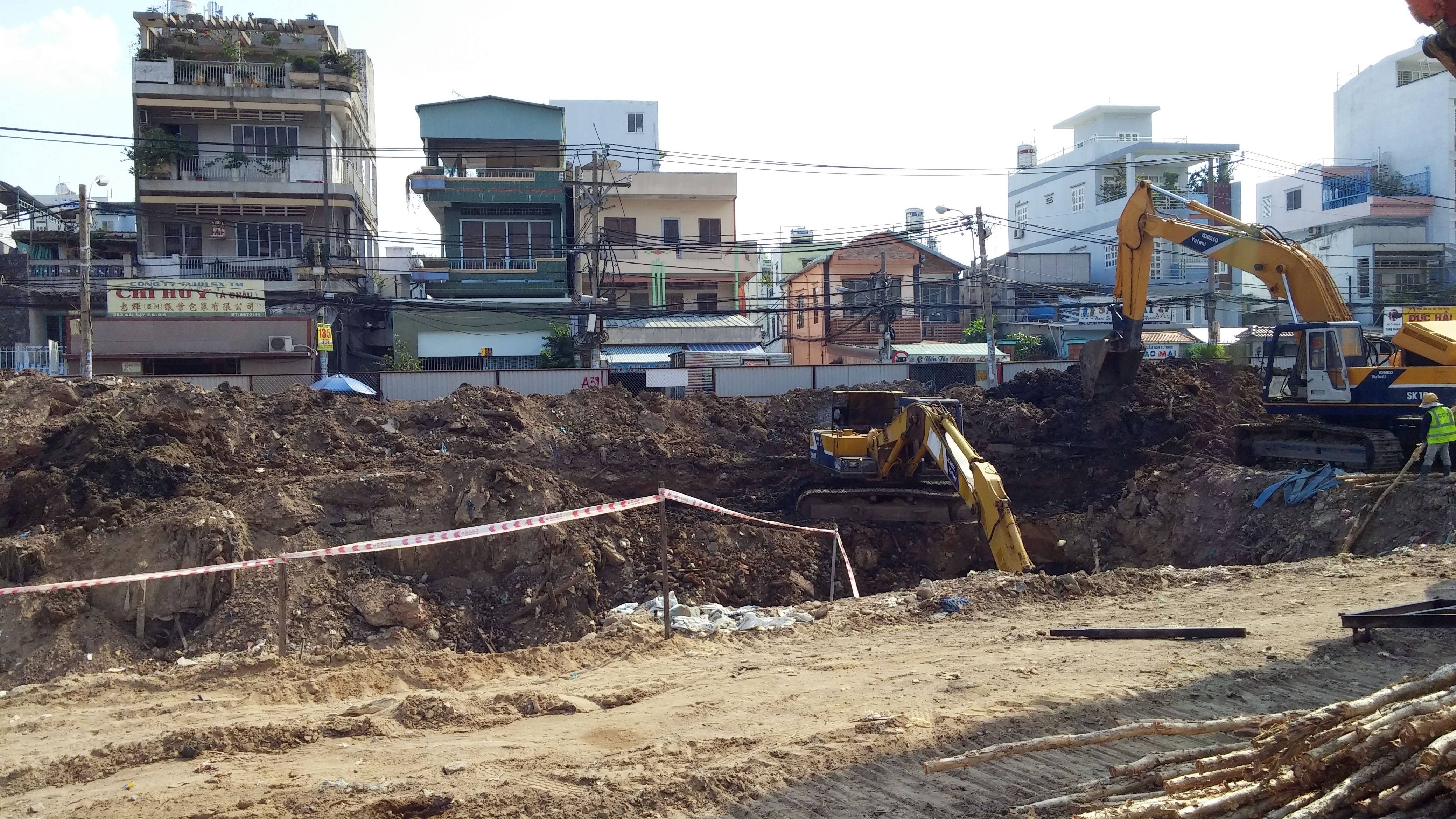 Lo cot bua vay nha dan Sai Gon dip can Tet hinh anh