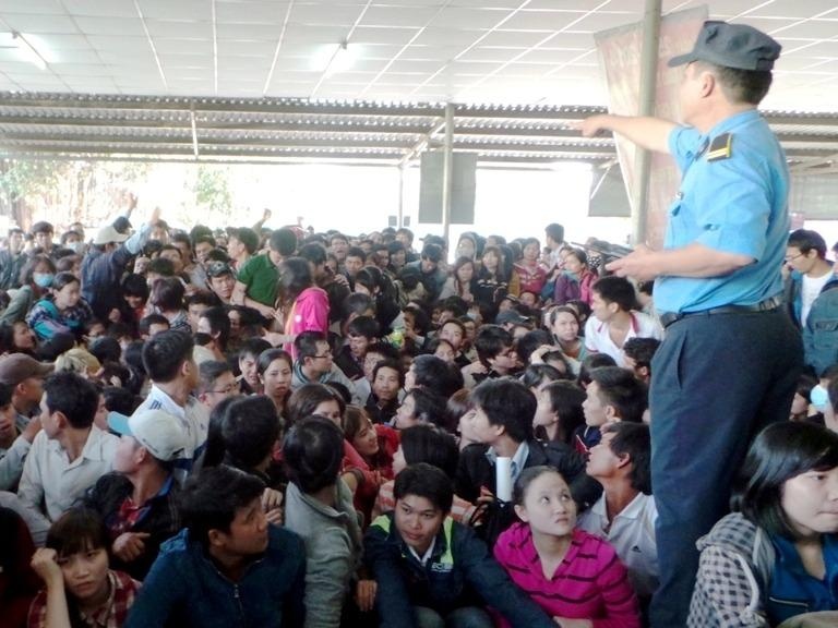 Cac hang van tai thuong hieu ban ve Tet qua mang hinh anh