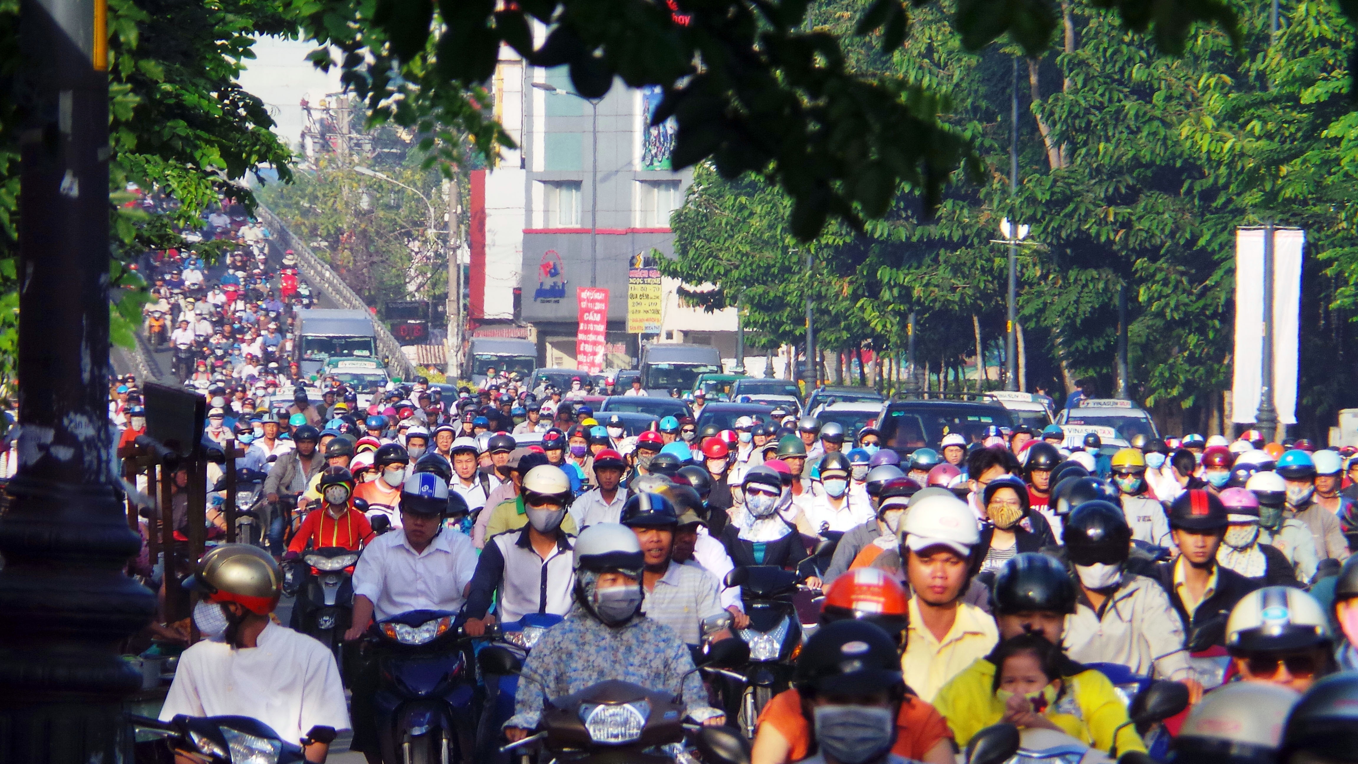 Chong un tac cua ngo san bay Tan Son Nhat dip Tet hinh anh