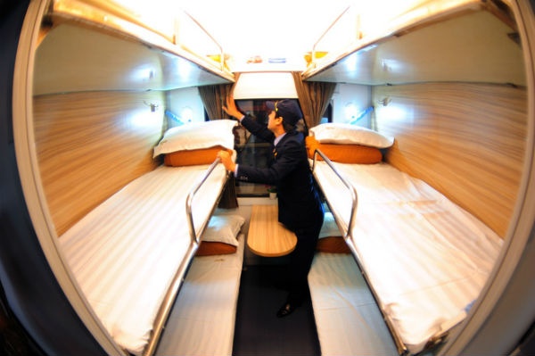 Doi tau '5 sao' phuc vu Tet Nguyen dan hinh anh