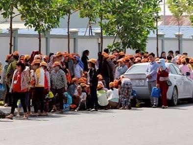 Bi cho nghi can tet, hang tram cong nhan vay cong ty TQ hinh anh