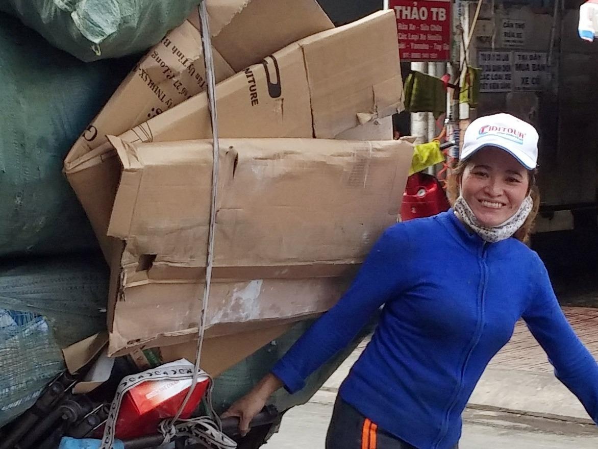 Tet som voi gia dinh chi Hong 've chai' trieu phu hinh anh