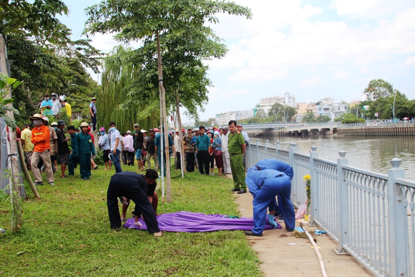 Thi the co gai noi tren kenh Nhieu Loc hinh anh
