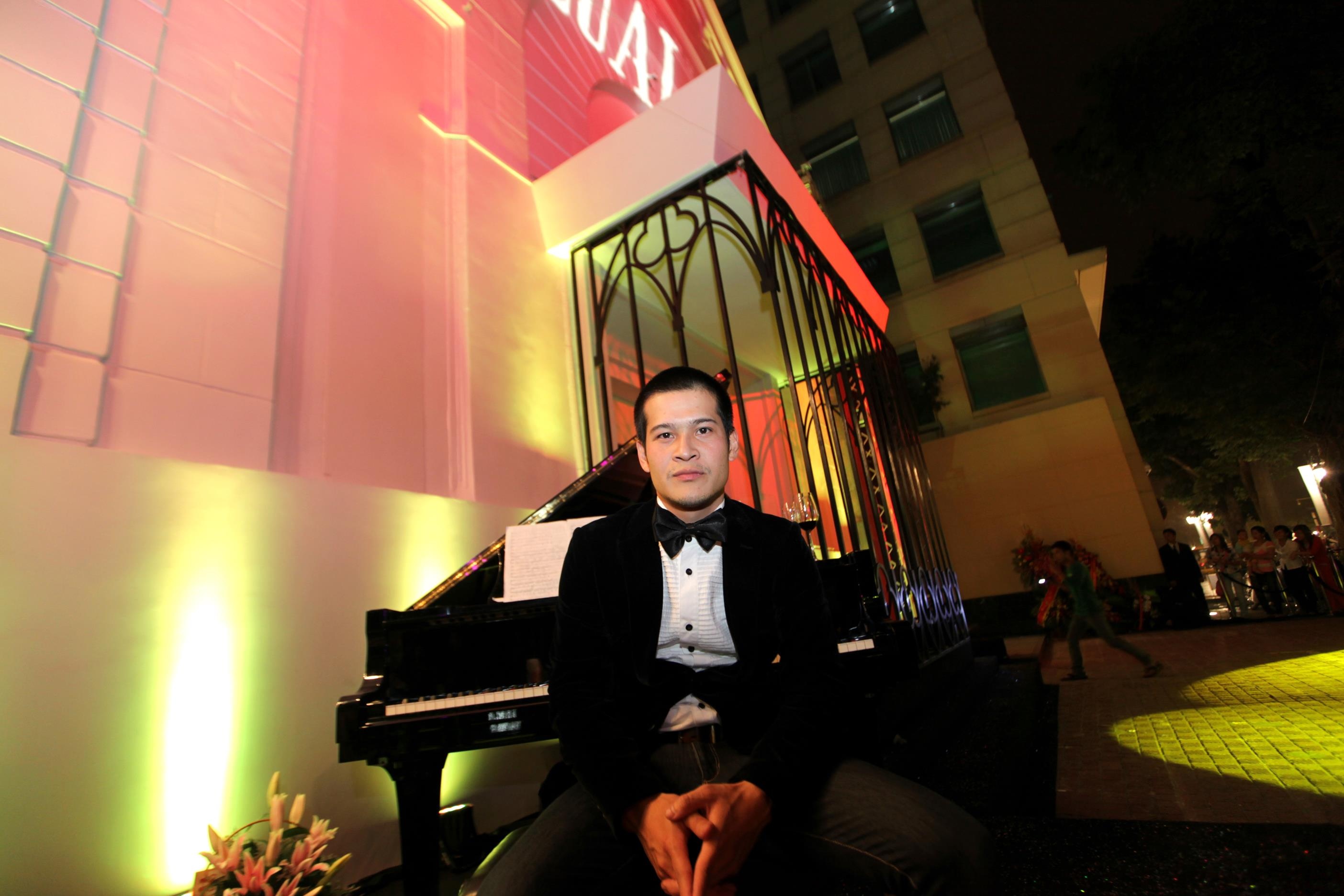 Viet Tu dem nguoc den show ky luc anh 2