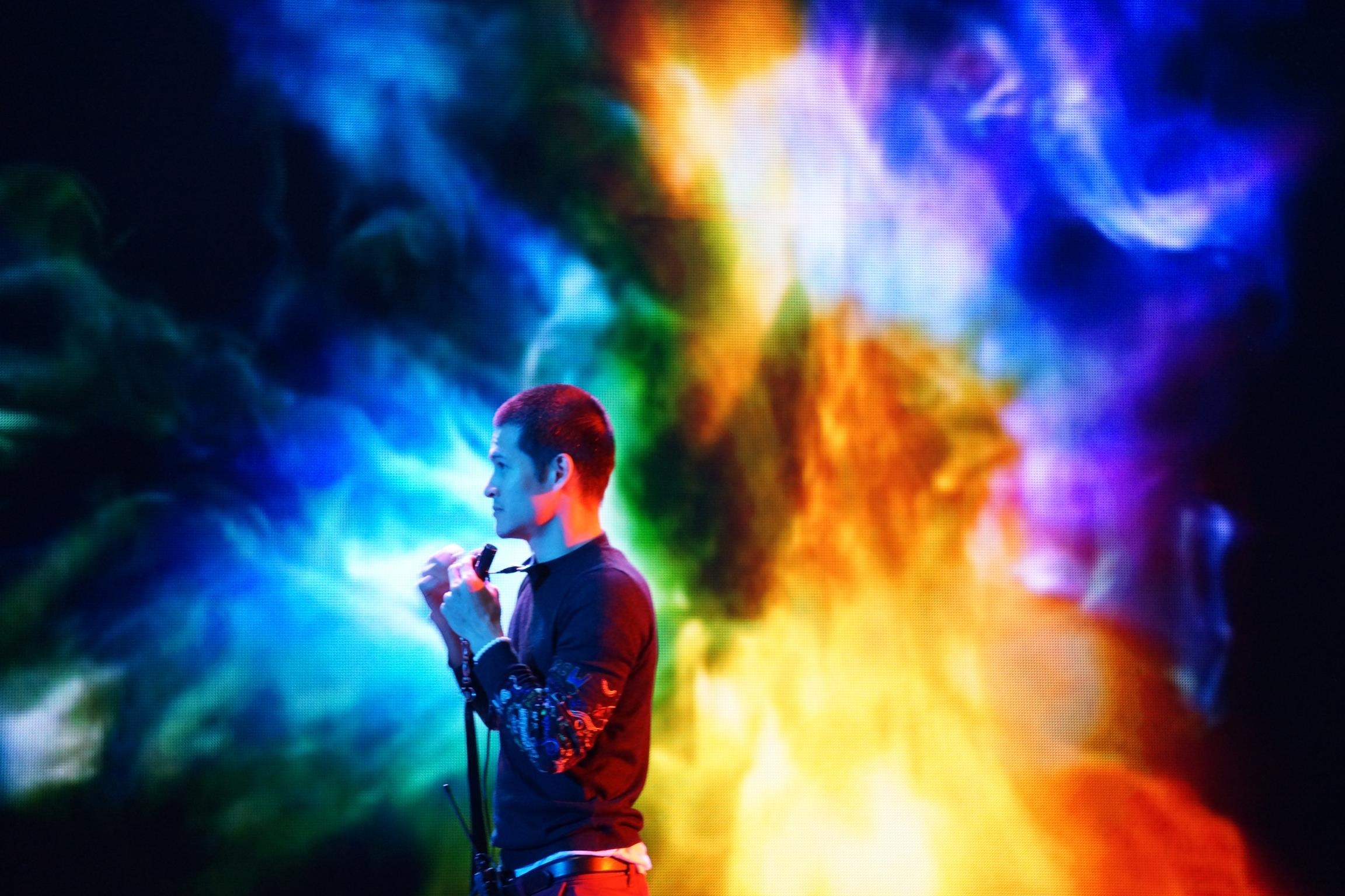 Viet Tu dem nguoc den show ky luc anh 3