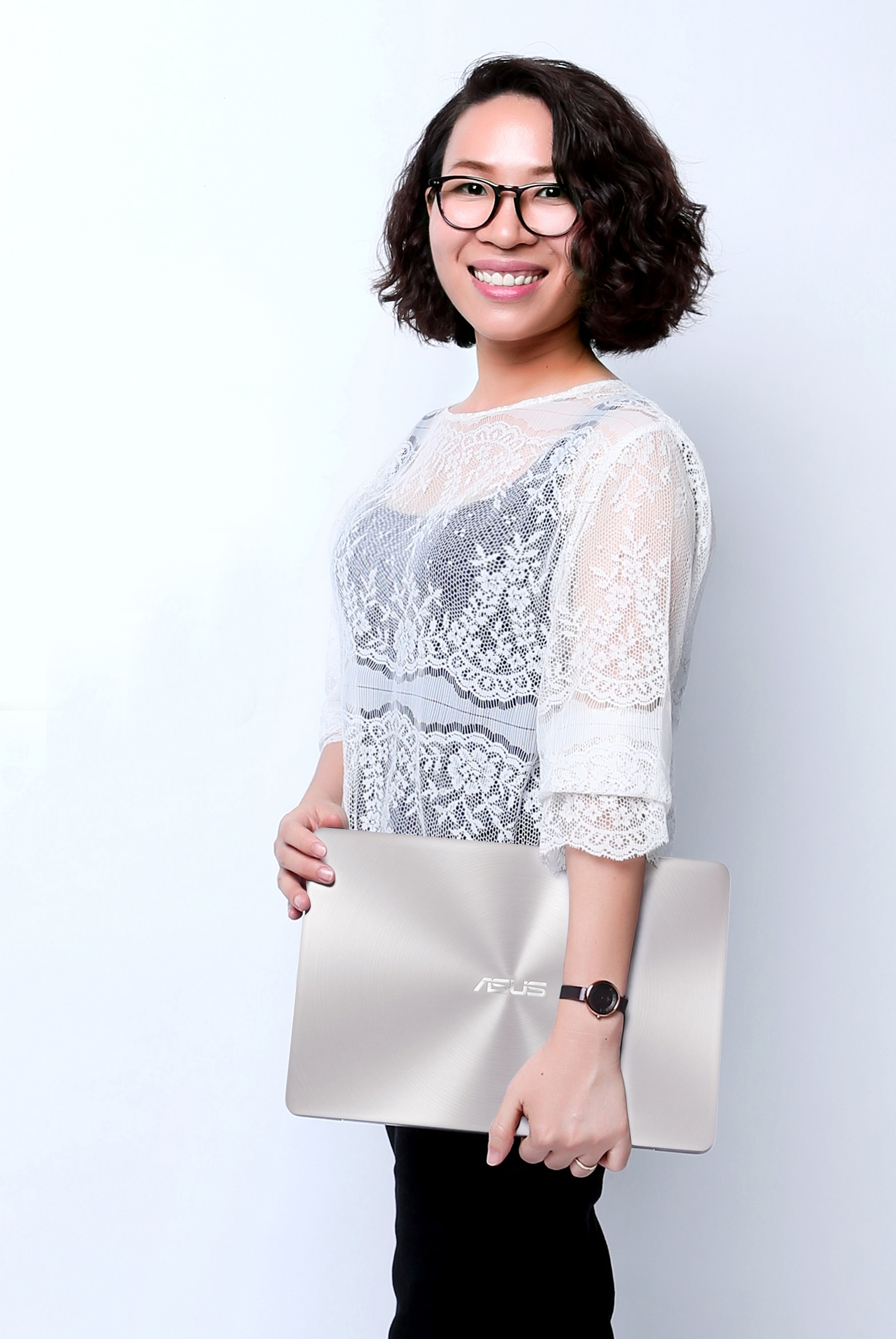 ZenBook UX140 ảnh 3 ZenBook UX140 anh 3