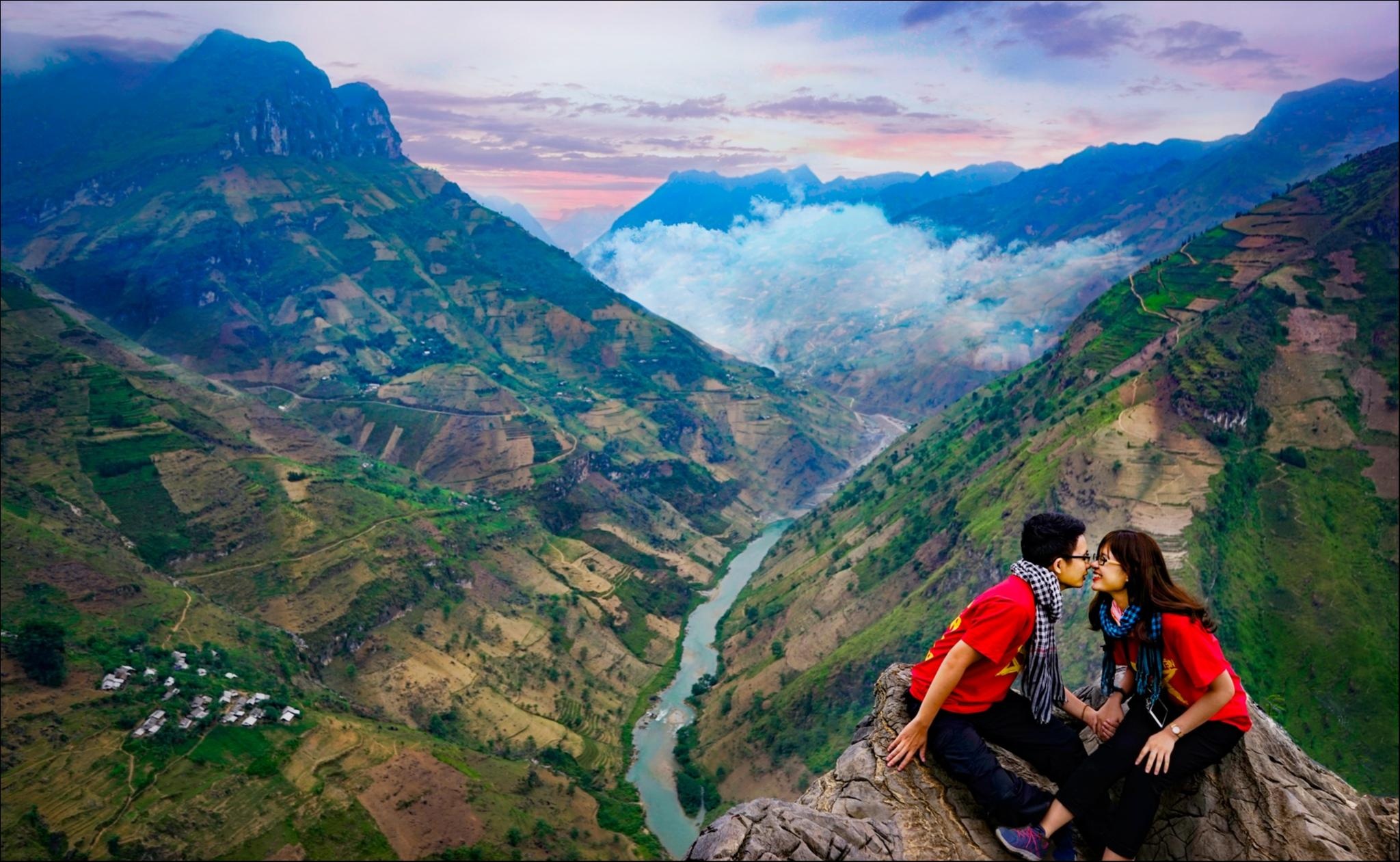 Lo dien nhung ung cu vien sang gia cho giai chuyen 'di va yeu' chau Au hinh anh