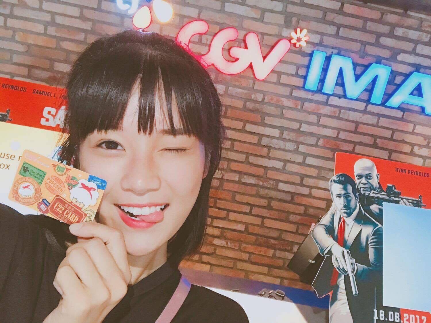 Hoang Yen Chibi ru fan lam the U22 de xem phim gia 45.000 dong hinh anh