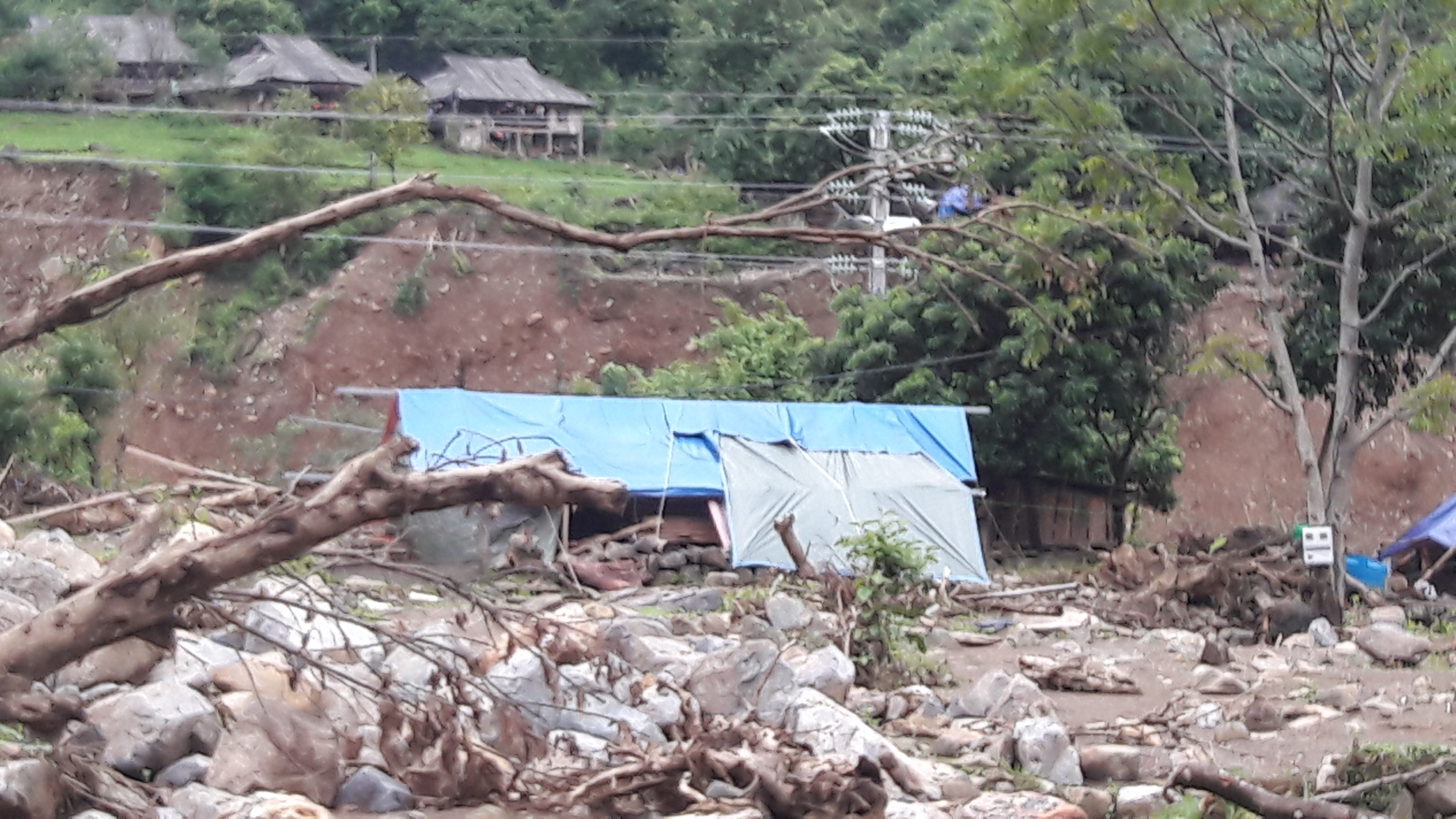 NutiFood hỗ trợ cho người dân vùng lũ phía Bắc ảnh 3 NutiFood ho tro cho nguoi dan vung lu phia Bac anh 3