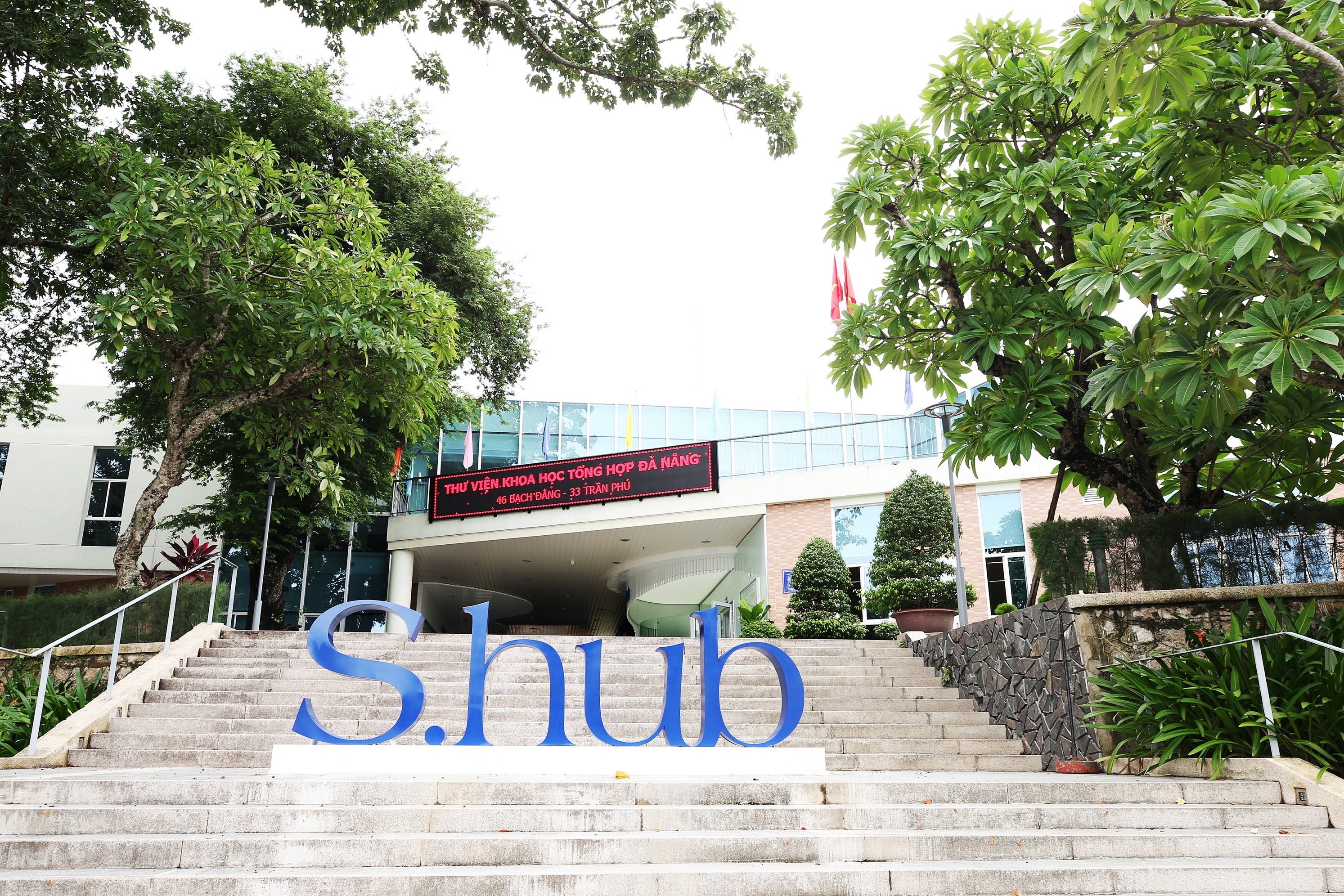 Khong gian thu vien so S.hub tai Da Nang hinh anh
