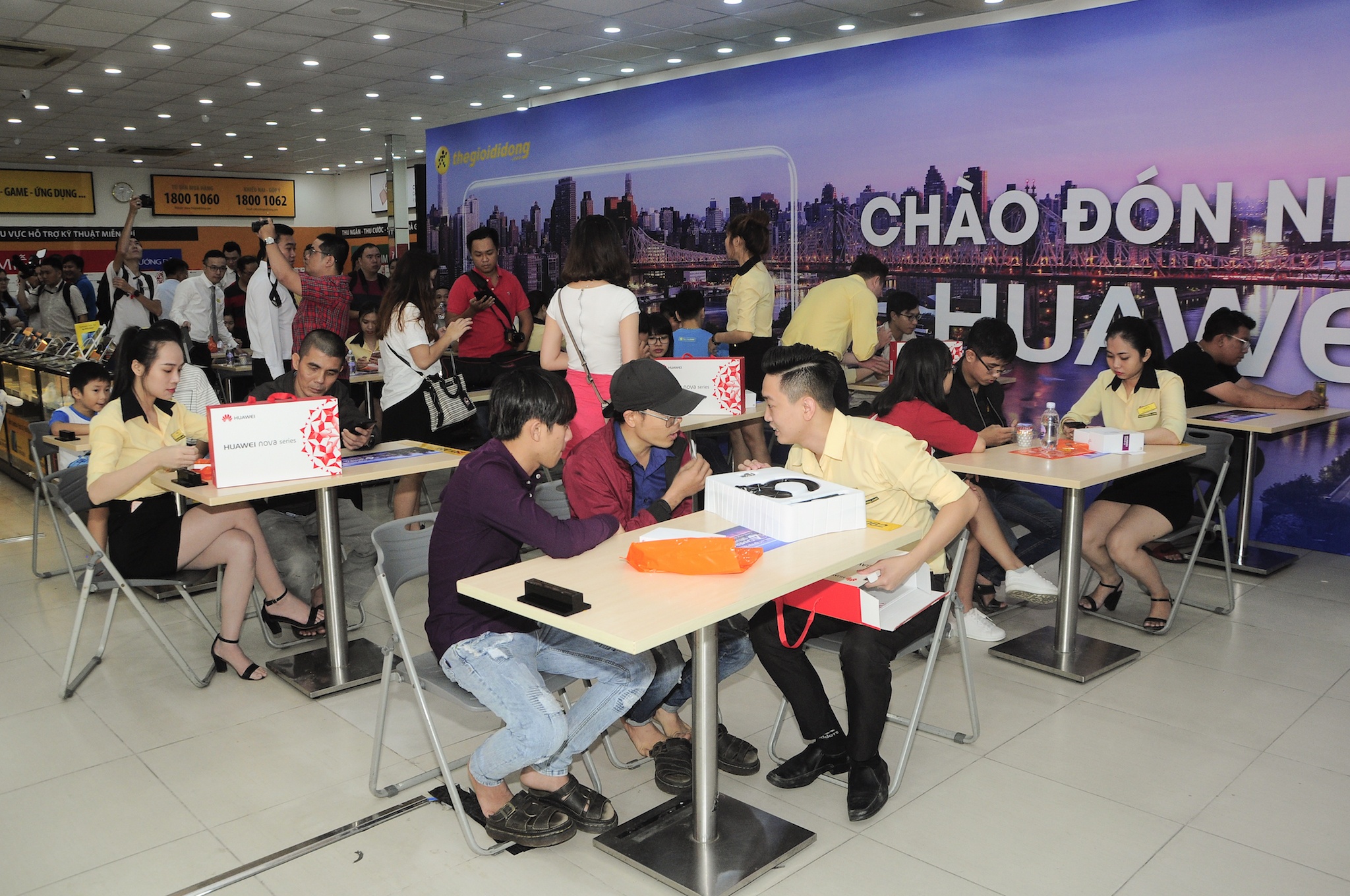 Huawei nova 2i dot dau mo ban anh 9